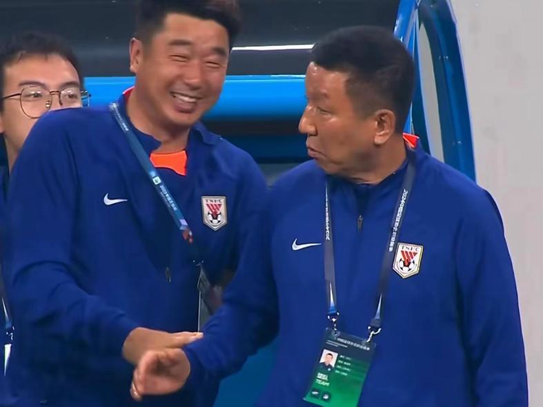 韦德体育网址-一个坑绊倒泰山多次!熬走老崔 解约洛佩斯陷僵局 你支持追责吗?