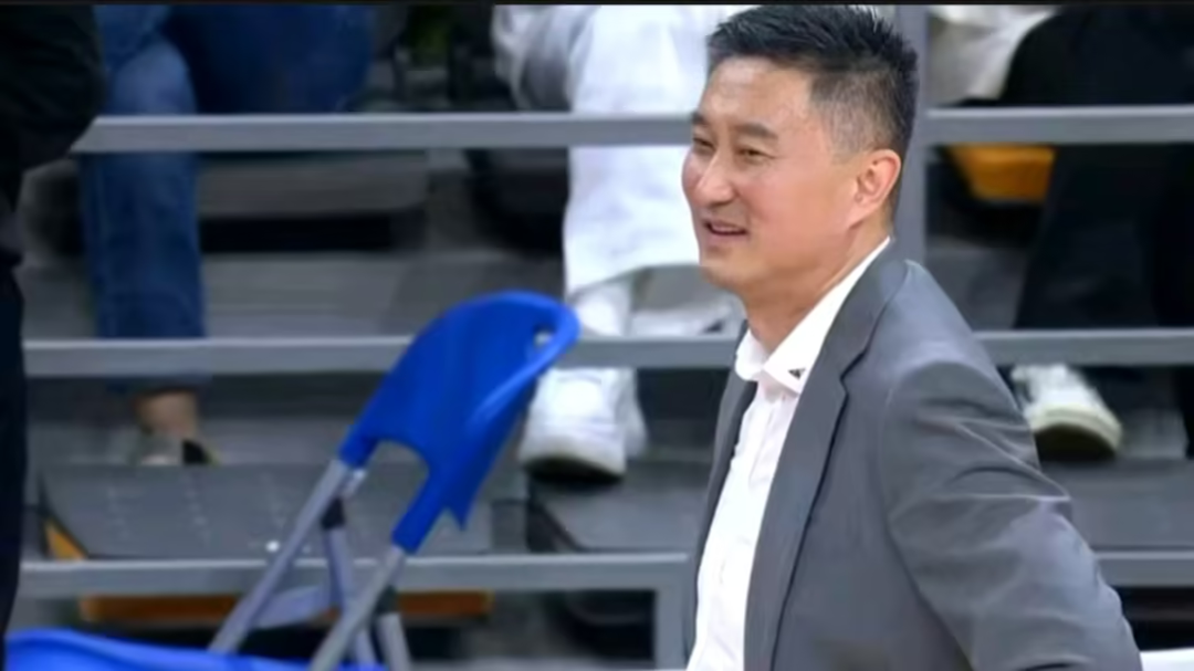 韦德体育网址-广东主场遭40分血洗!全队三分35中5+17失误,胡明轩徐杰16中1