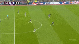 OD体育网站-沃特金斯反击单刀破门，越位在先进球无效