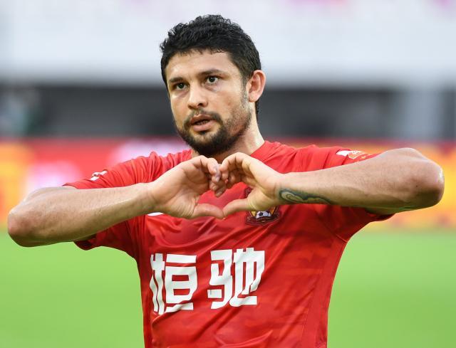 OD体育官方-艾克森告别广州队：随时做好为国家队征战的准备