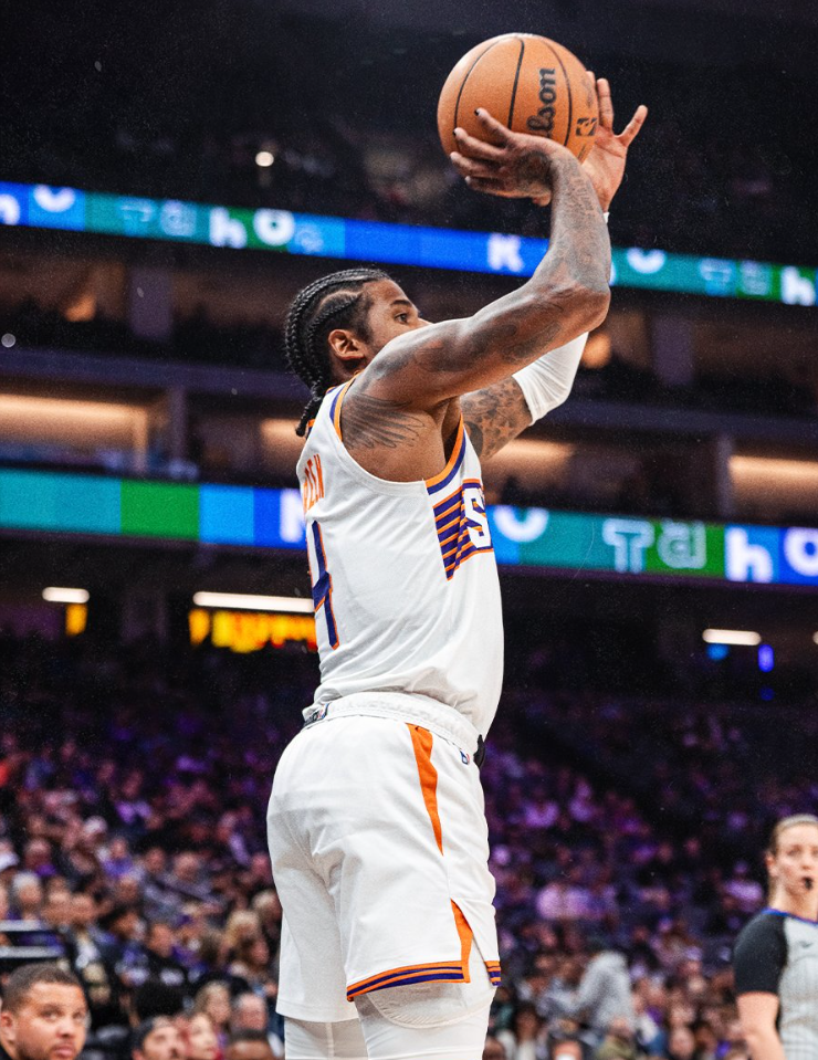 OD体育入口-31分钟7失误太阳新高!格林第三场20+仍遭喷 他怎与杜兰特争辉?