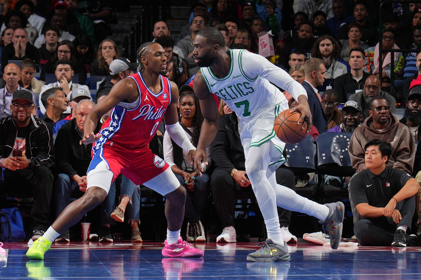 OD体育-收官阶段看点：湖矿狼火争夺三号种子席位 首轮能否迎来雷勇大战